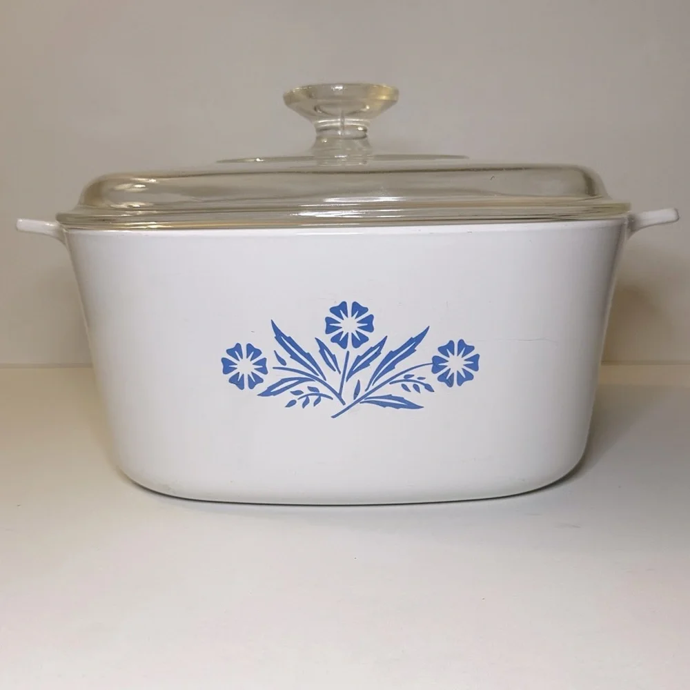 Vintage Corning Ware Blue Cornflower 3 Quart Baking Dish with Pyrex Lid - Picture 1 of 16